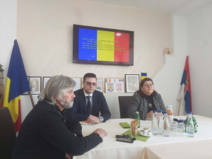 Ambasadorul Rom&acirc;niei la Belgrad, &icirc;n mijlocul comunității rom&acirc;nești din Kladovo! Tablete pentru copiii rom&acirc;ni și discuții cu mediul asociativ