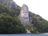 UN REGE DAC DE STRAJĂ LA HOTARUL ROM&Acirc;NIEI
